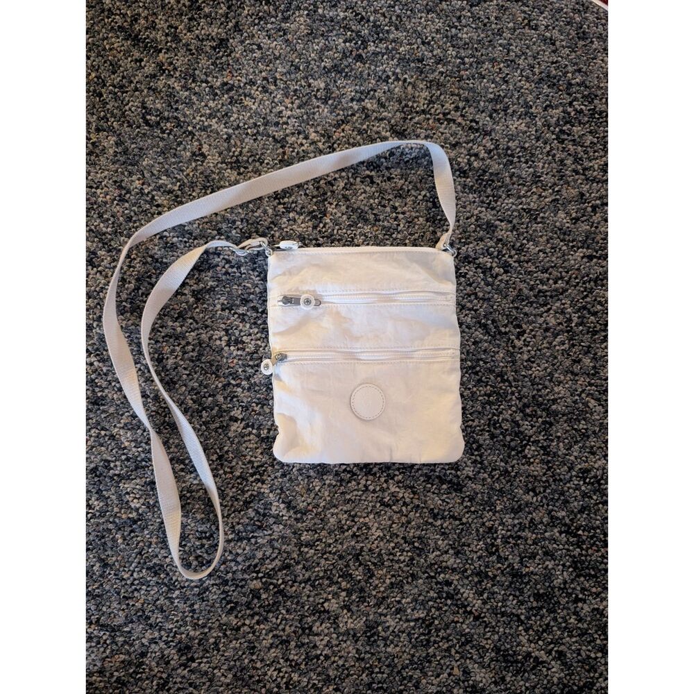 CUTE WHITE KIPLING SMALL CROSSBODY BAG
